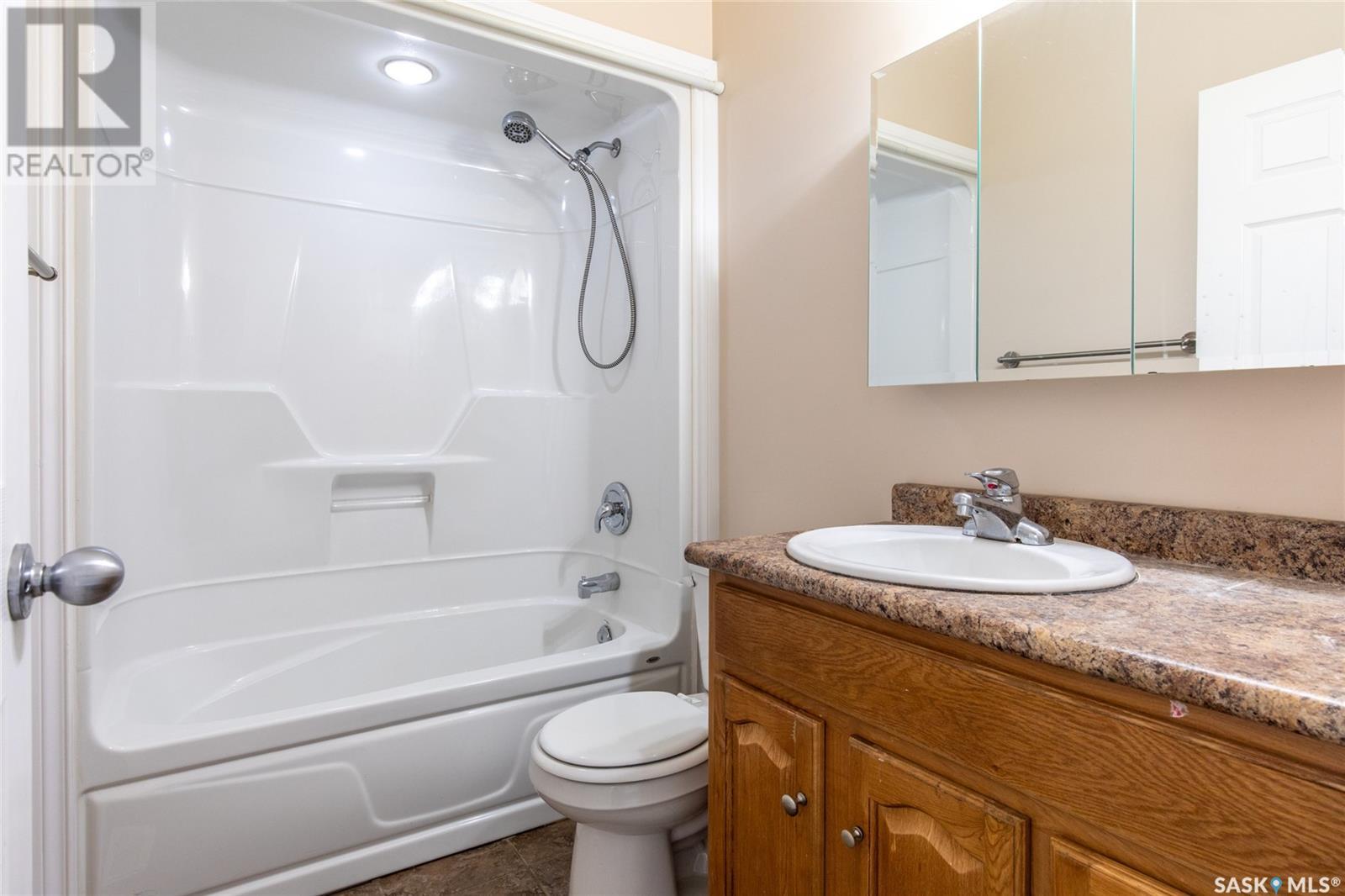 30 Carrington Drive, Moose Jaw, Saskatchewan  S6K 1C2 - Photo 26 - SK014428