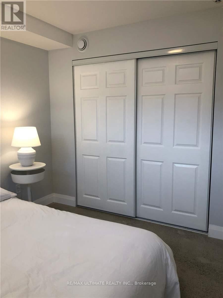9 - 230 South Kingsway, Toronto, Ontario  M6S 3T9 - Photo 2 - W12320428