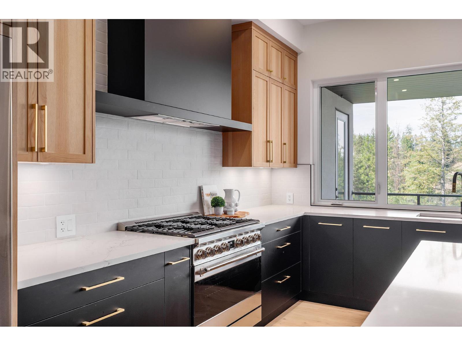 10274 Beacon Hill Drive, Lake Country, British Columbia  V4V 0A9 - Photo 11 - 10334819