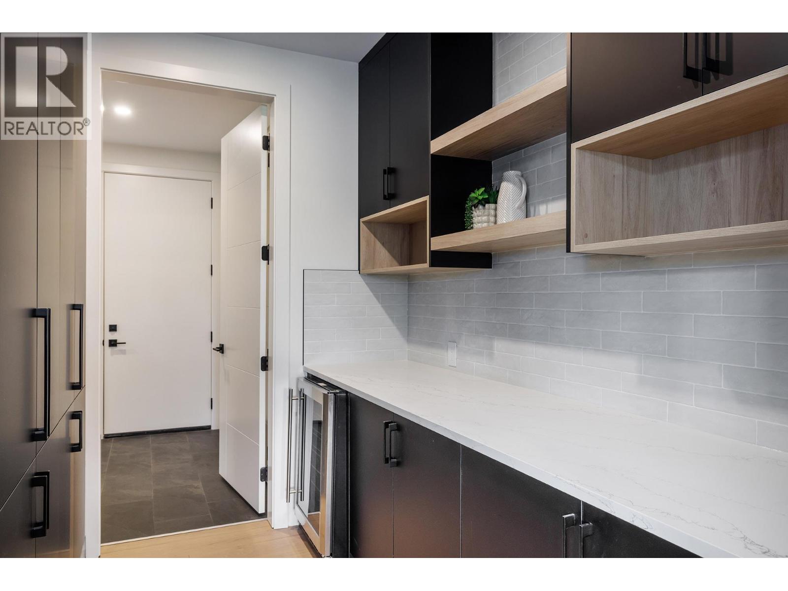 10274 Beacon Hill Drive, Lake Country, British Columbia  V4V 0A9 - Photo 13 - 10334819