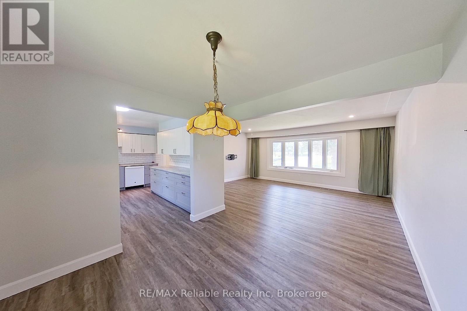439 Queen Street E, Wellington North, Ontario  N0G 2L2 - Photo 13 - X12320549