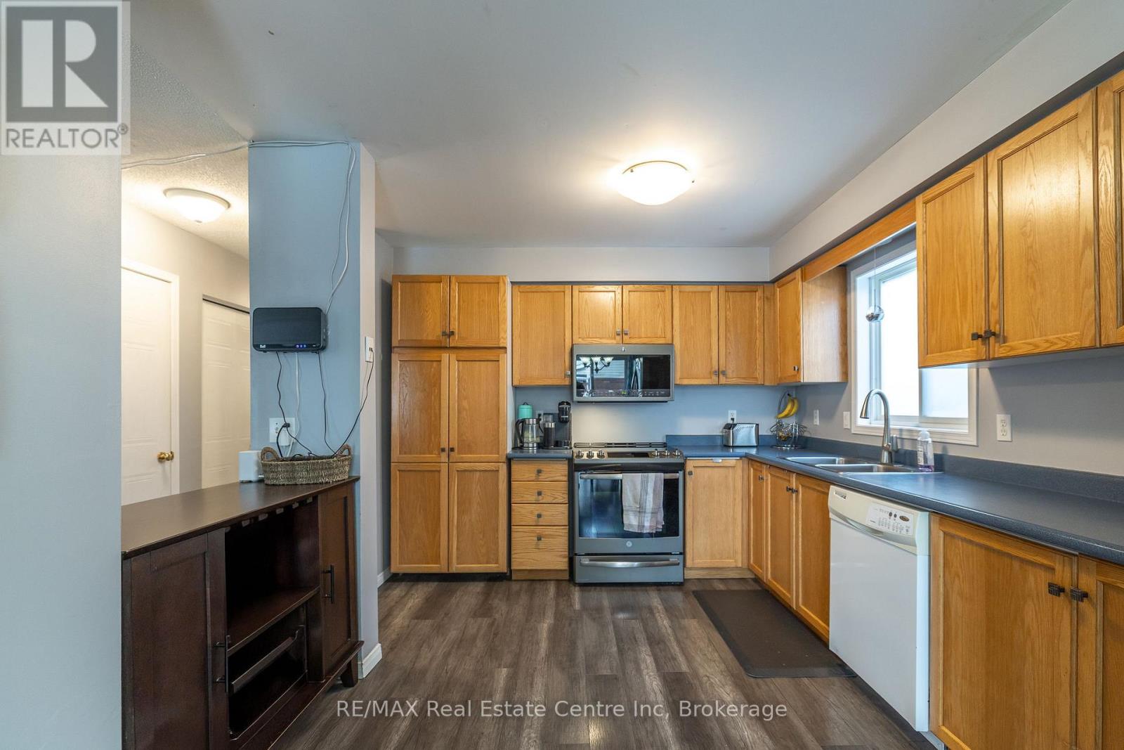 30 O'connor Lane, Guelph, Ontario  N1E 7G4 - Photo 11 - X12320567
