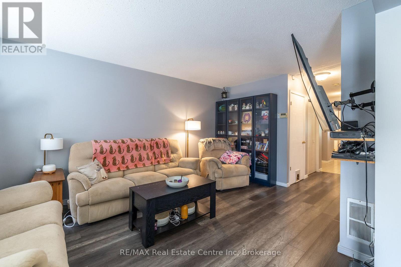 30 O'connor Lane, Guelph, Ontario  N1E 7G4 - Photo 18 - X12320567