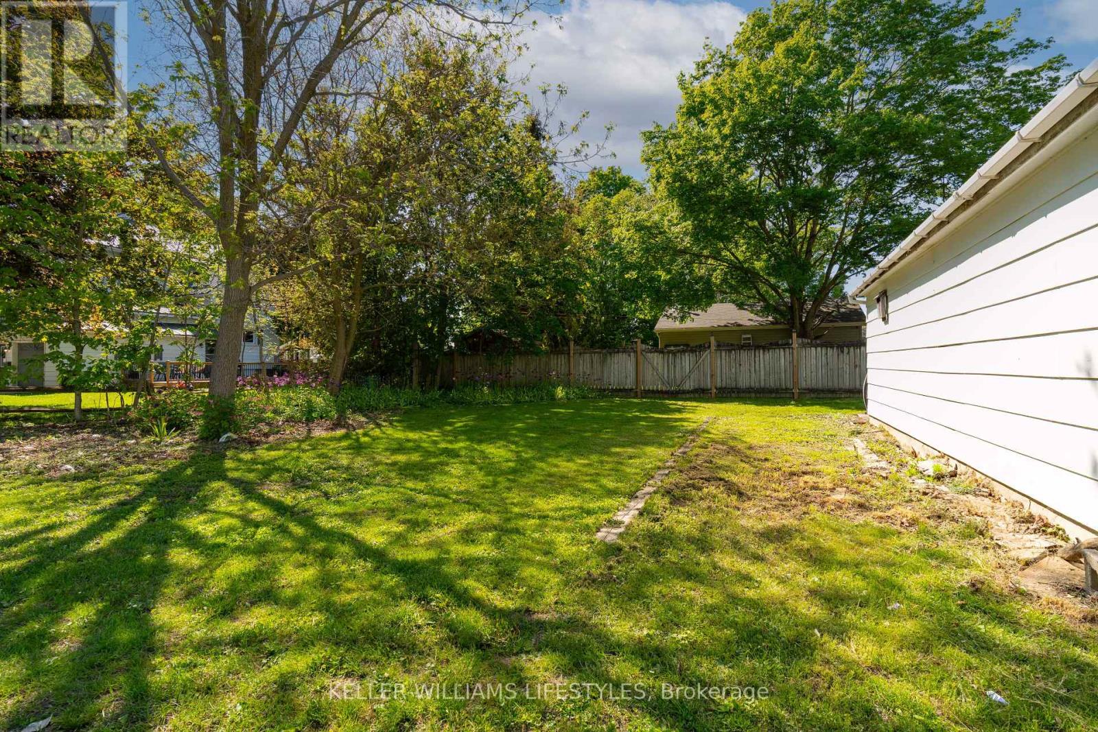 228 Princess Street E, Central Huron, Ontario  N0M 1L0 - Photo 16 - X12320530