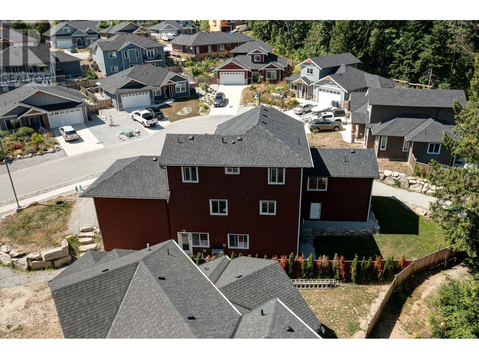 6070-6072 Heartwood Place, Sechelt, British Columbia  V7Z 0P9 - Photo 4 - R3030605