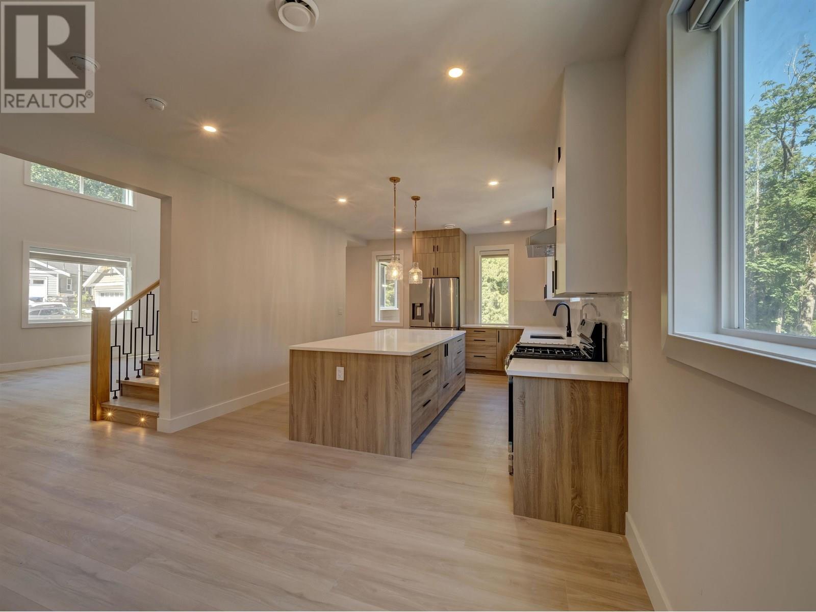 6070-6072 Heartwood Place, Sechelt, British Columbia  V7Z 0P9 - Photo 11 - R3030605
