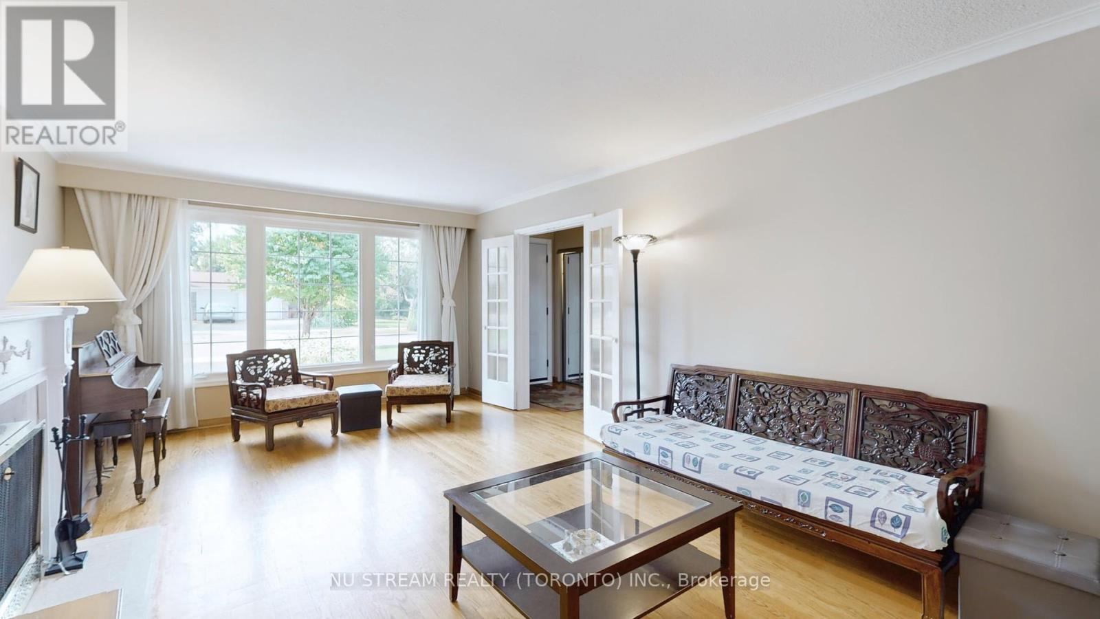 Property at 65 CLANSMAN BOULEVARD image 4