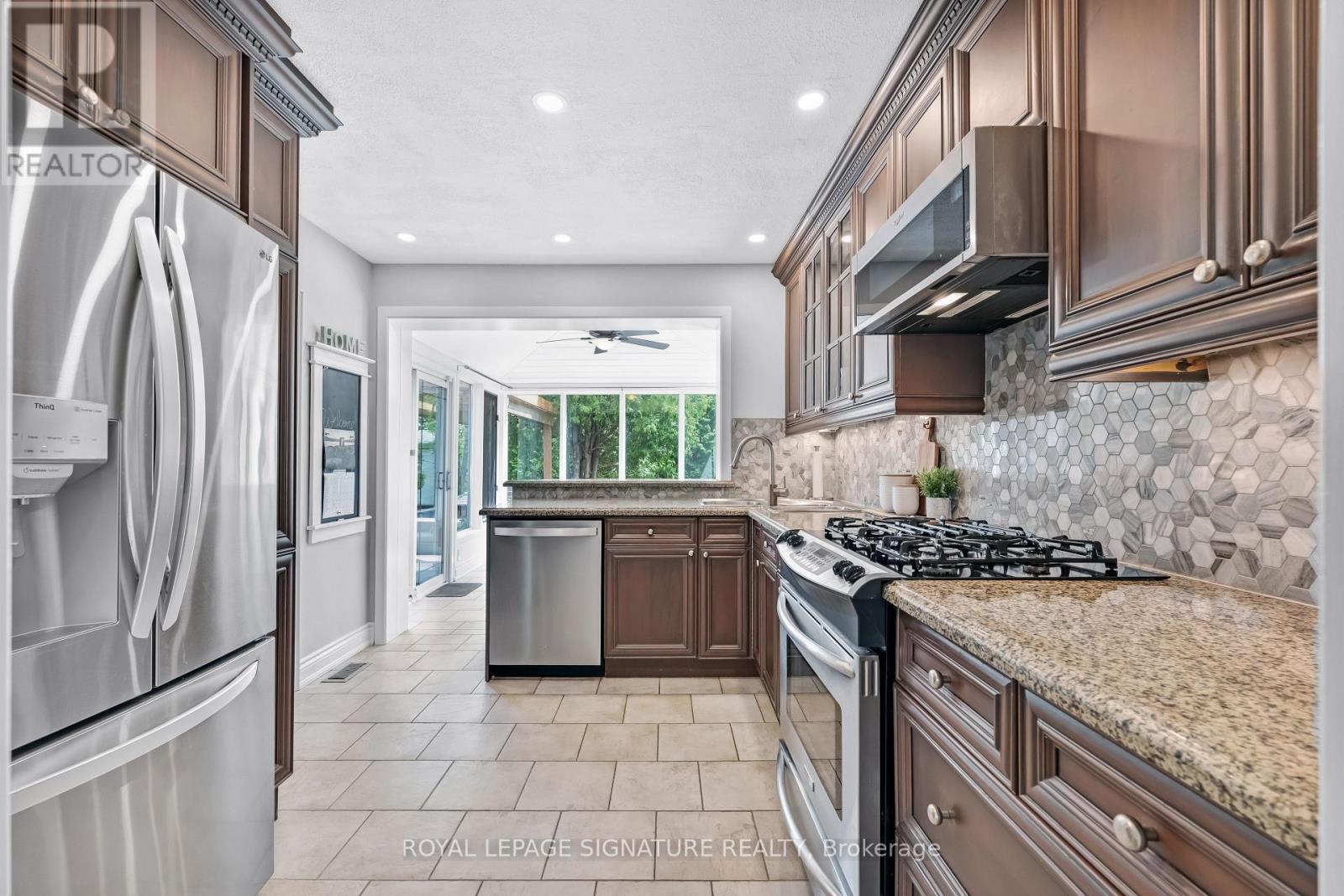 21 Page Avenue, Toronto, Ontario  M2K 2B3 - Photo 14 - C12320522