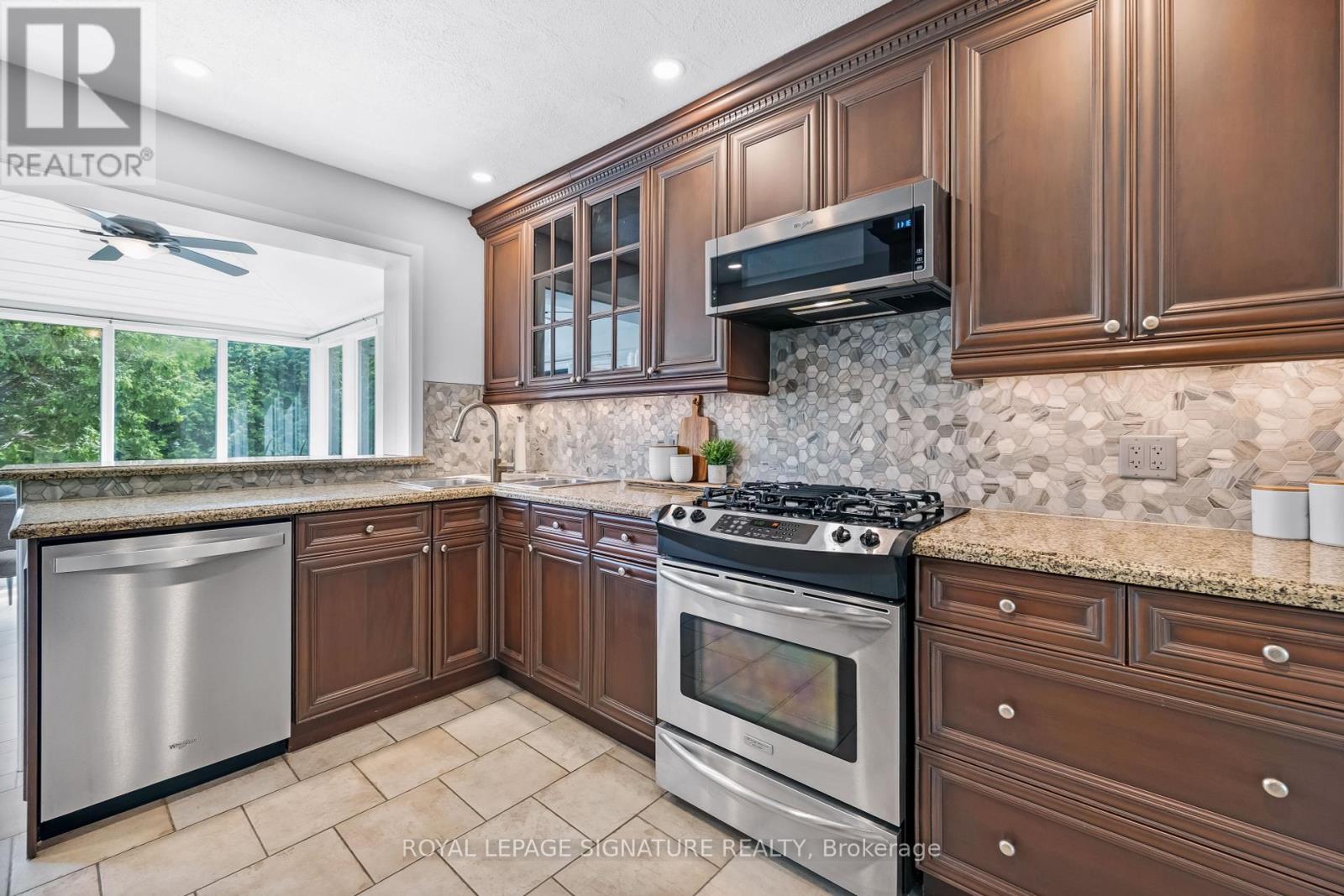 21 Page Avenue, Toronto, Ontario  M2K 2B3 - Photo 15 - C12320522