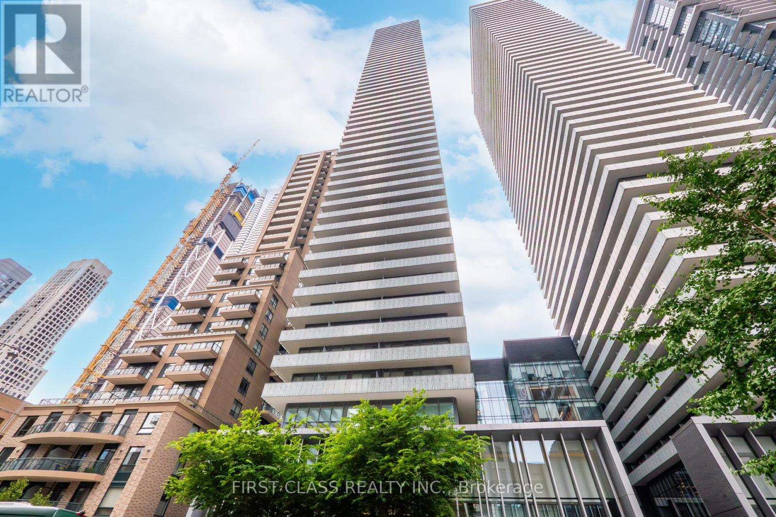 4804 - 42 Charles Street E, Toronto, Ontario  M4Y 1T4 - Photo 1 - C12320552