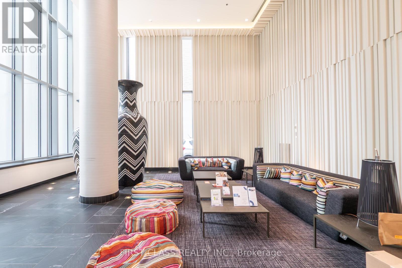 4804 - 42 Charles Street E, Toronto, Ontario  M4Y 1T4 - Photo 2 - C12320552