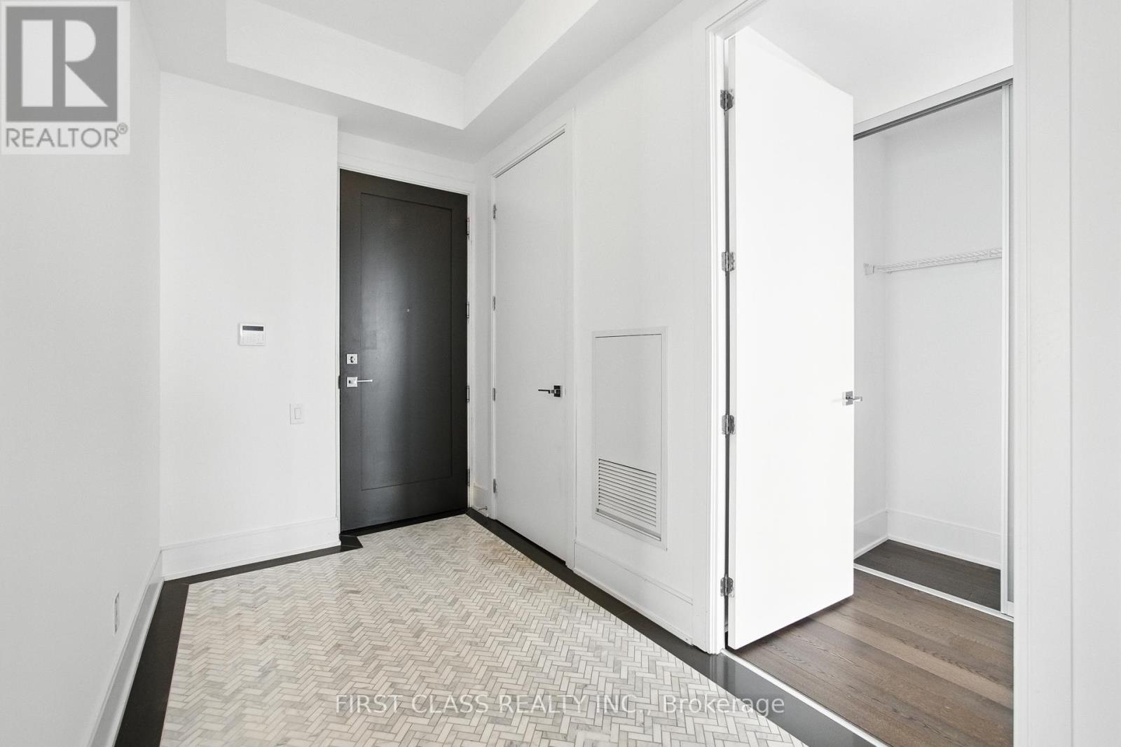 4804 - 42 Charles Street E, Toronto, Ontario  M4Y 1T4 - Photo 3 - C12320552