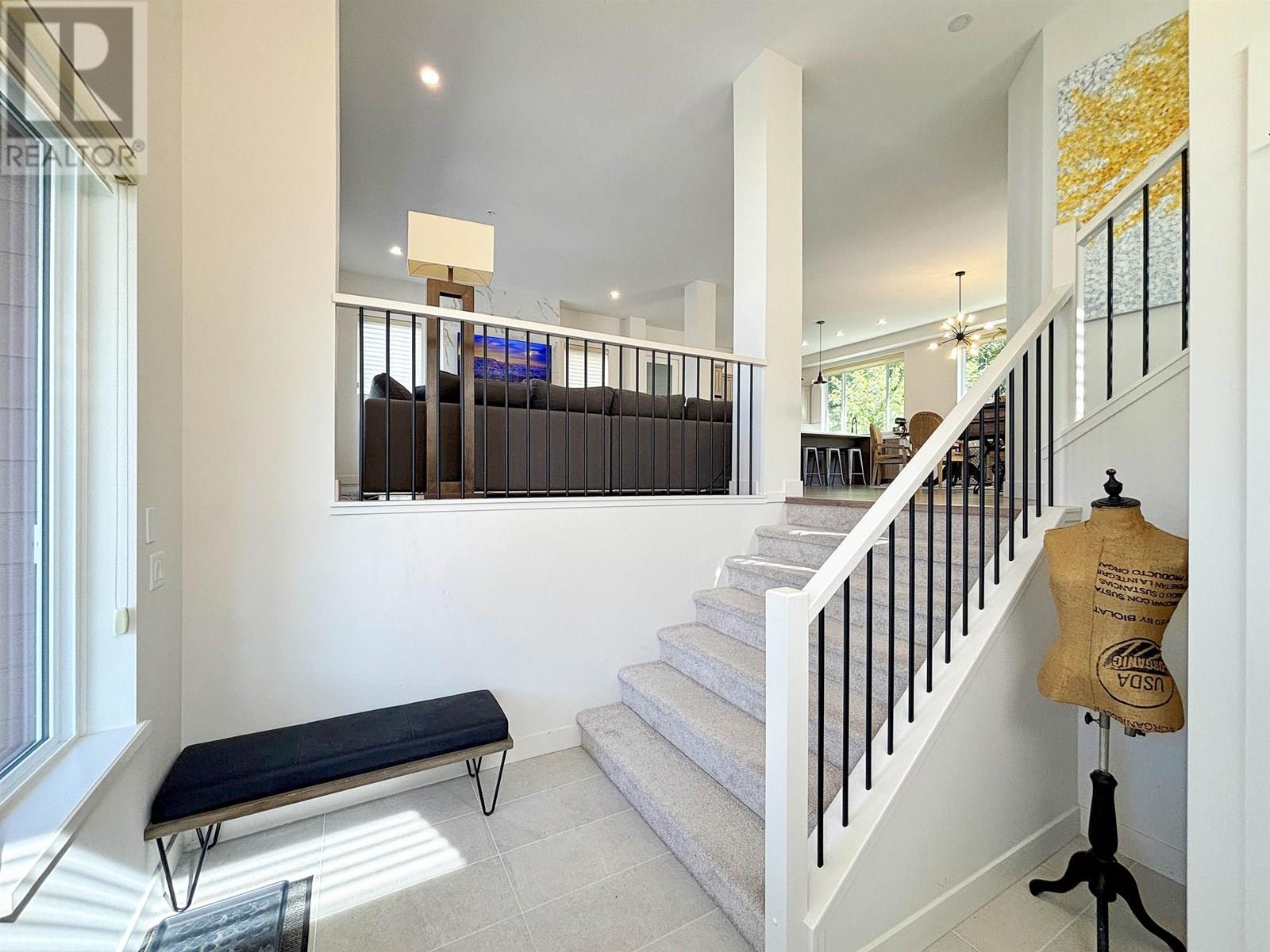Property at 14033 230 STREET image 3