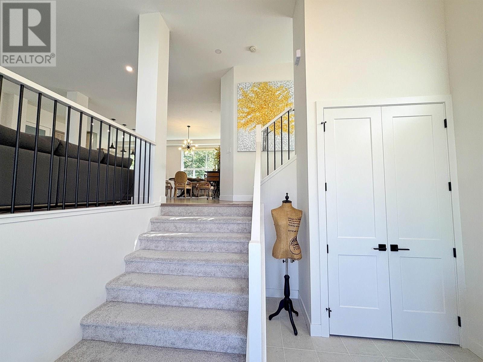 Property at 14033 230 STREET image 4