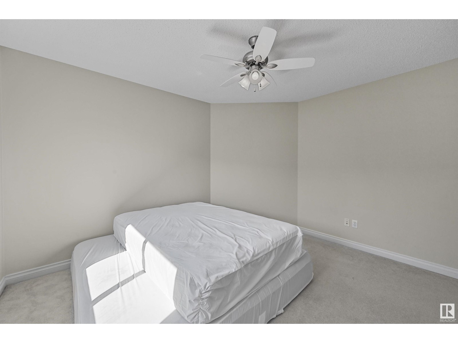 1516 Thorogood Cl Nw, Edmonton, Alberta  T6R 3K7 - Photo 45 - E4450835