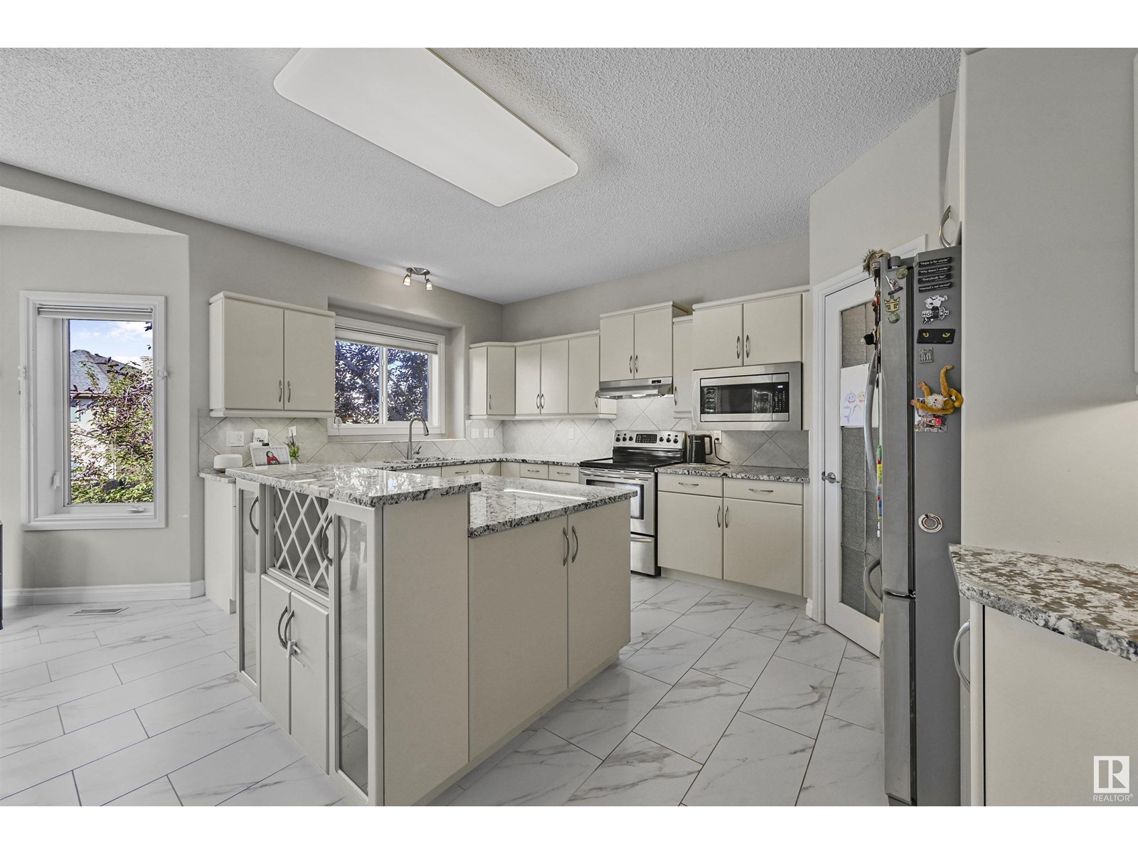1516 Thorogood Cl Nw, Edmonton, Alberta  T6R 3K7 - Photo 8 - E4450835