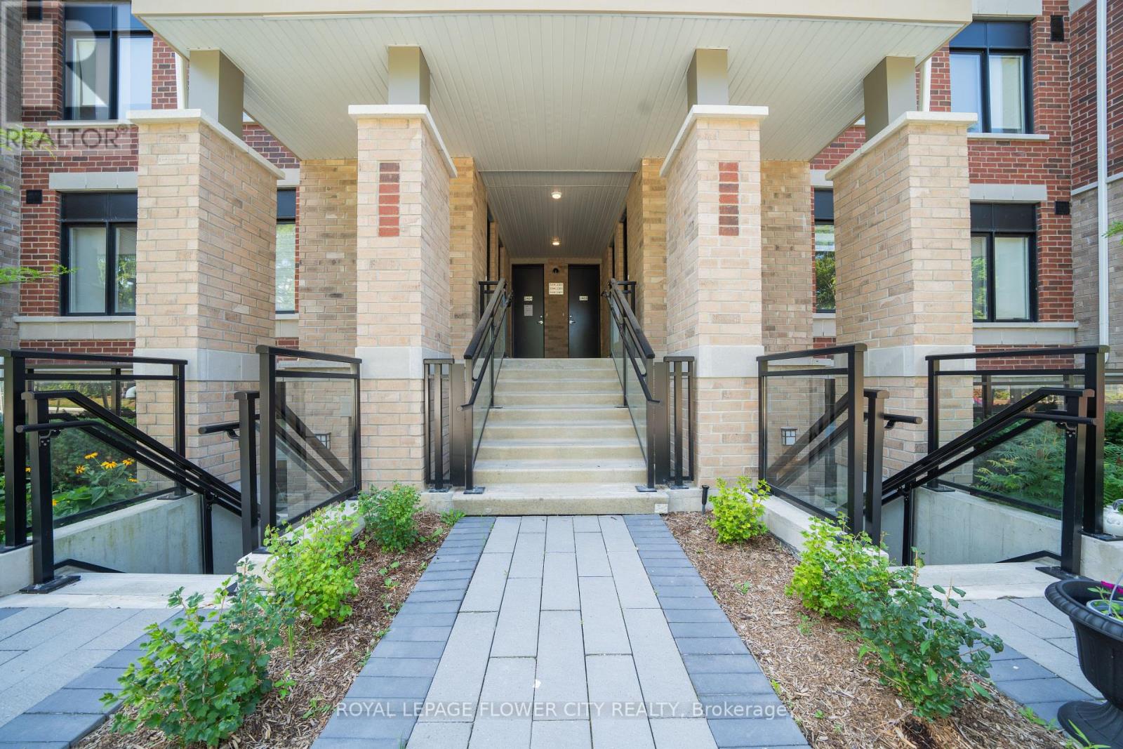 2304 - 58 Elizabeth Street S, Richmond Hill, Ontario  L4C 5W2 - Photo 4 - N12320484