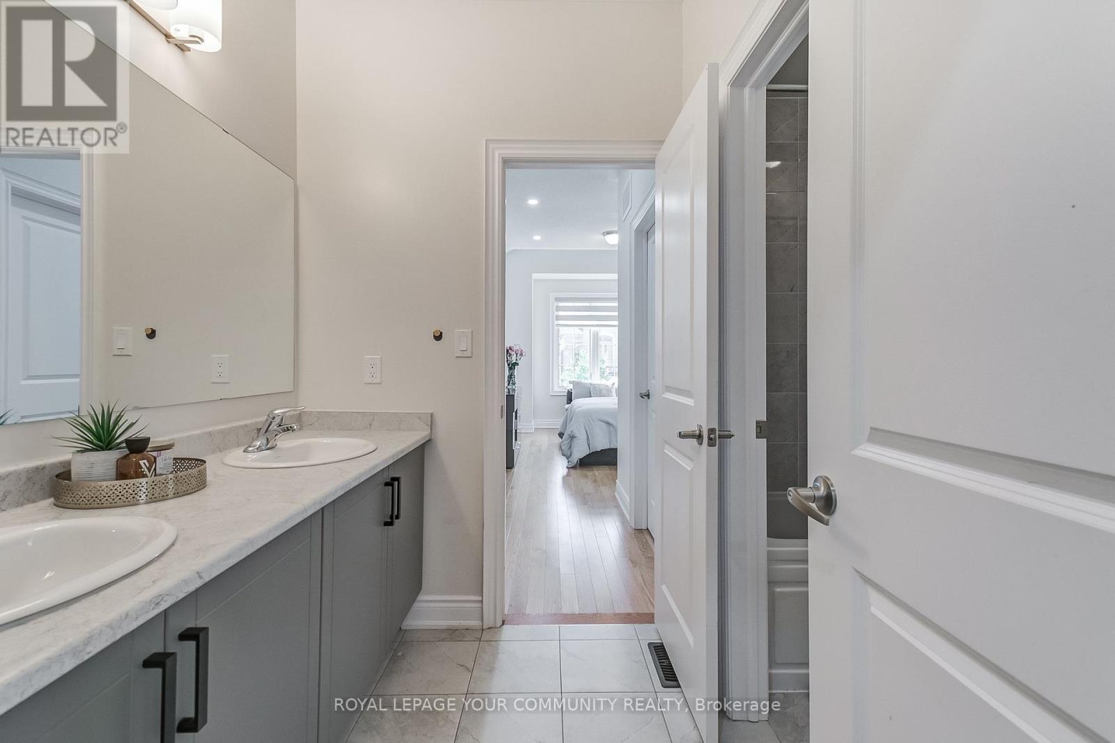 30 Marvin Avenue, Oakville, Ontario  L6H 0Z8 - Photo 20 - W12320477