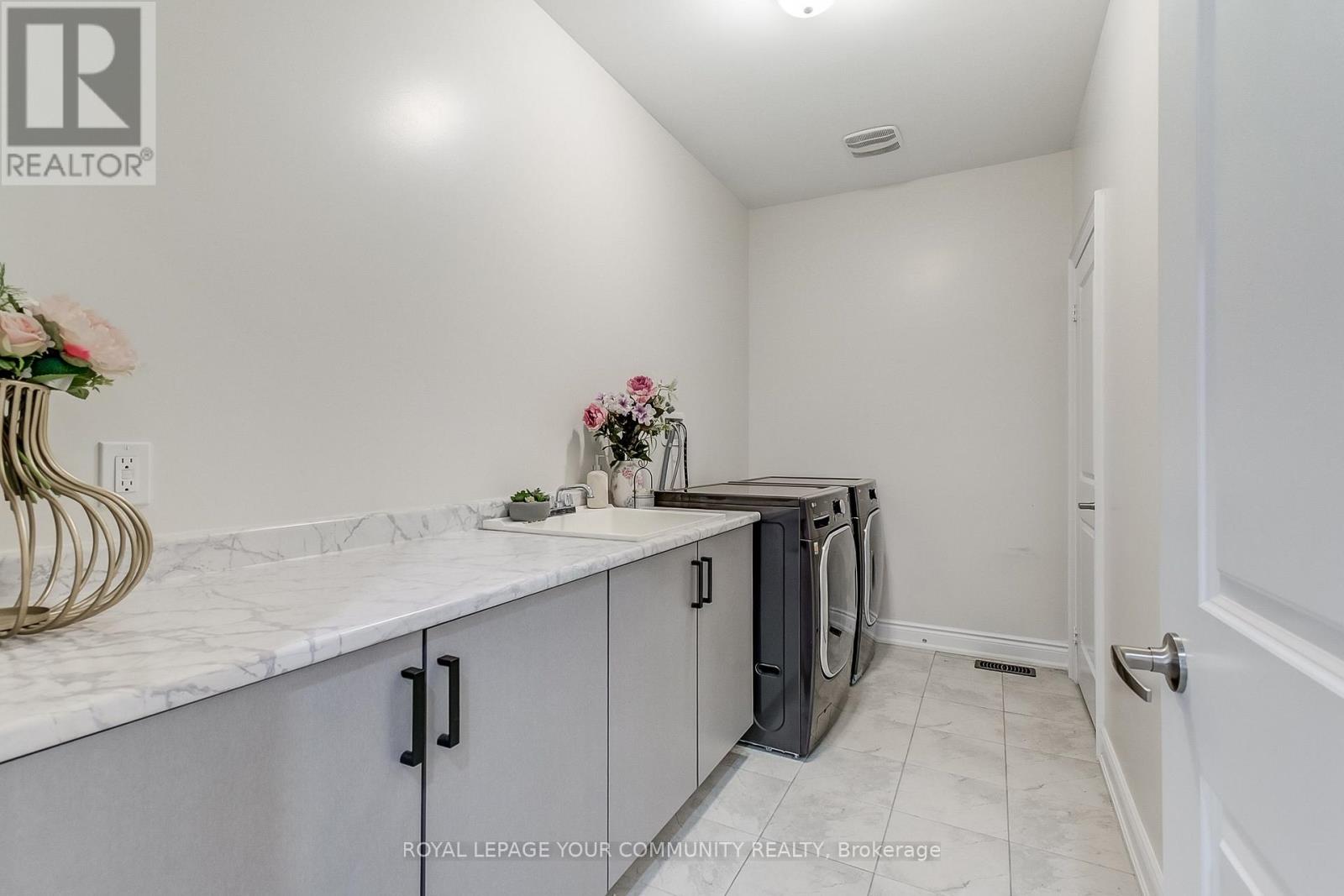 30 Marvin Avenue, Oakville, Ontario  L6H 0Z8 - Photo 25 - W12320477
