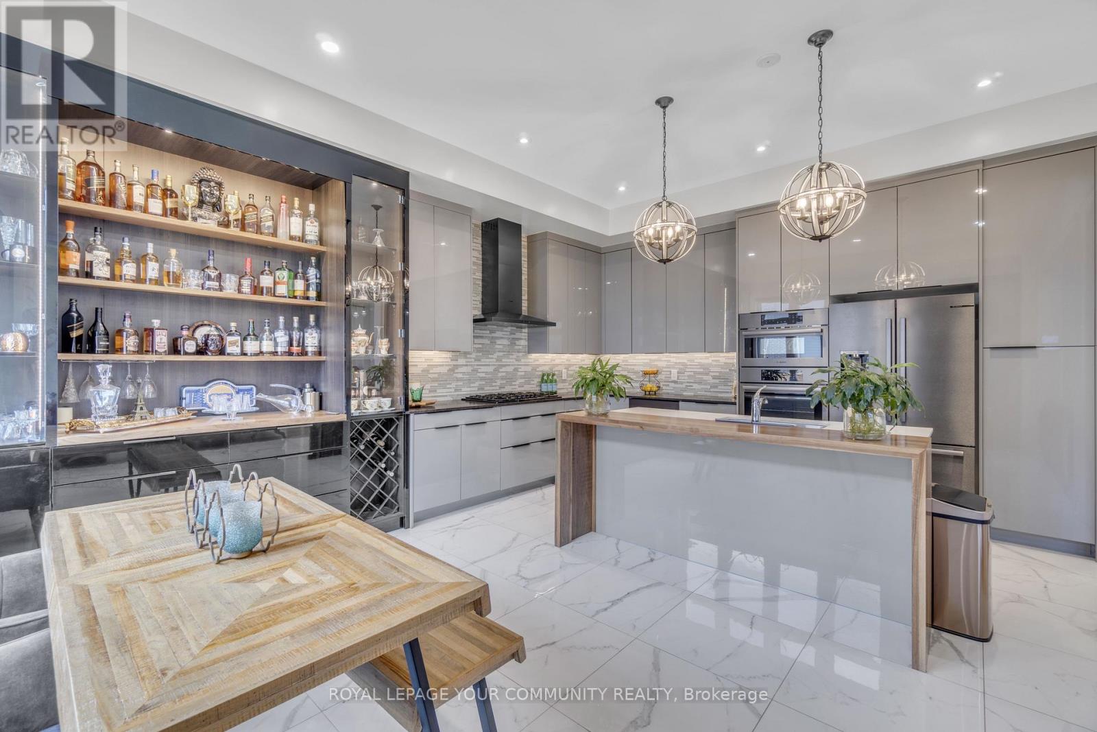 41 Marvin Avenue, Oakville, Ontario  L6H 0Z6 - Photo 11 - W12320503