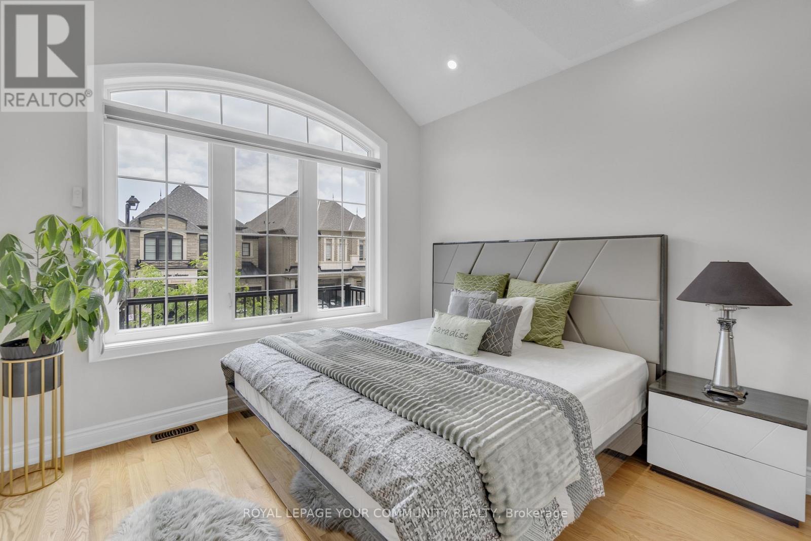 41 Marvin Avenue, Oakville, Ontario  L6H 0Z6 - Photo 13 - W12320503