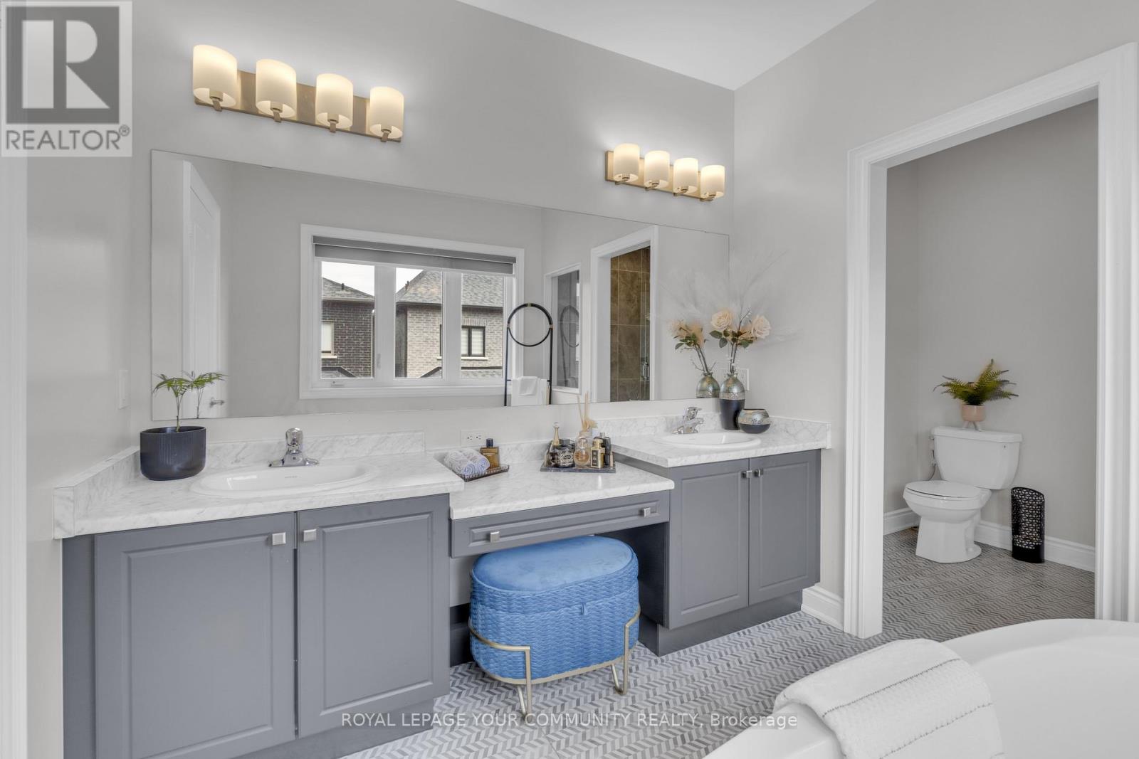 41 Marvin Avenue, Oakville, Ontario  L6H 0Z6 - Photo 23 - W12320503