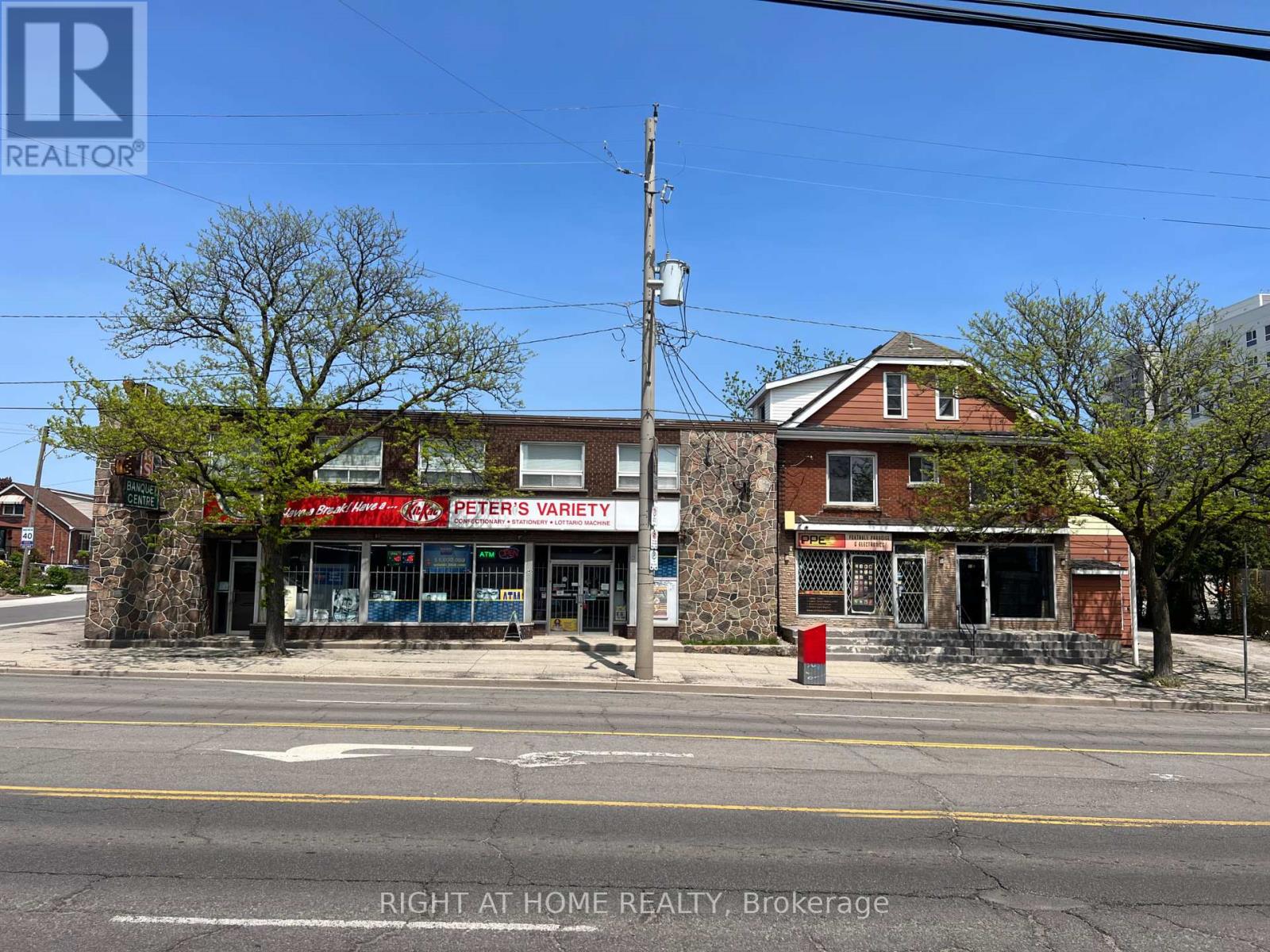 353 Queenston Road, Hamilton, Ontario  L8K 1H8 - Photo 1 - X12320536