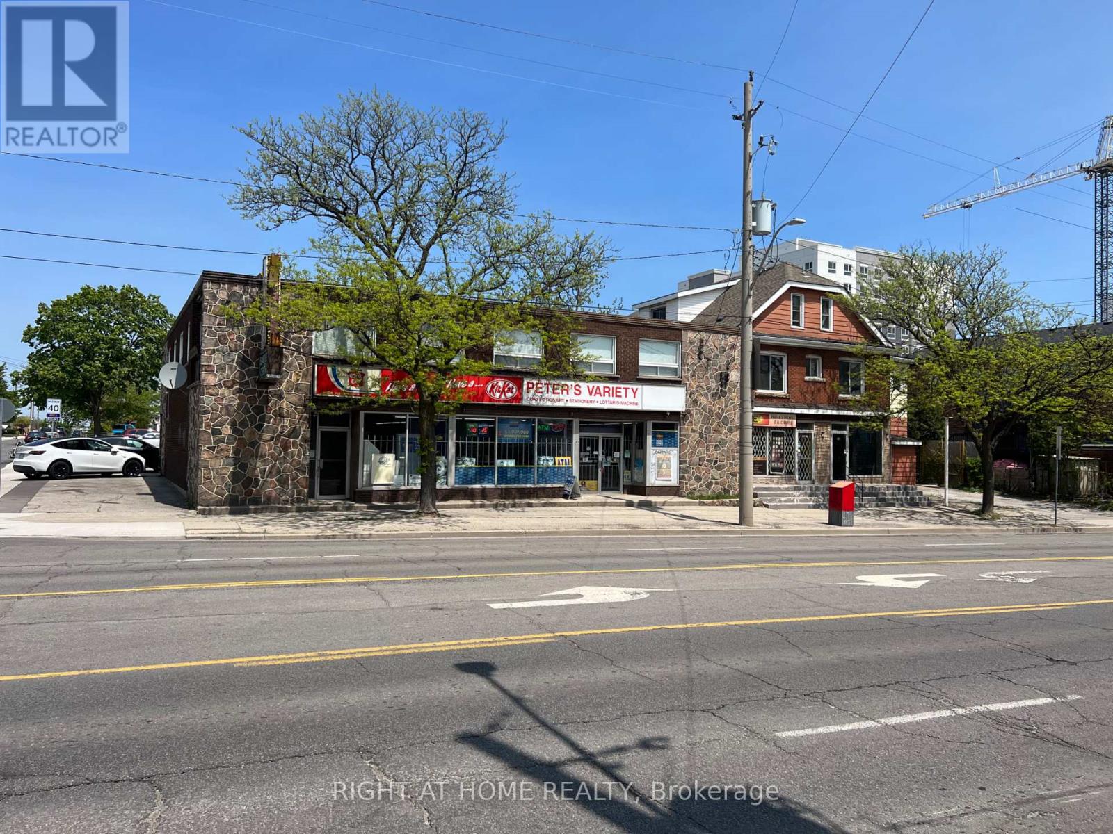353 Queenston Road, Hamilton, Ontario  L8K 1H8 - Photo 2 - X12320536