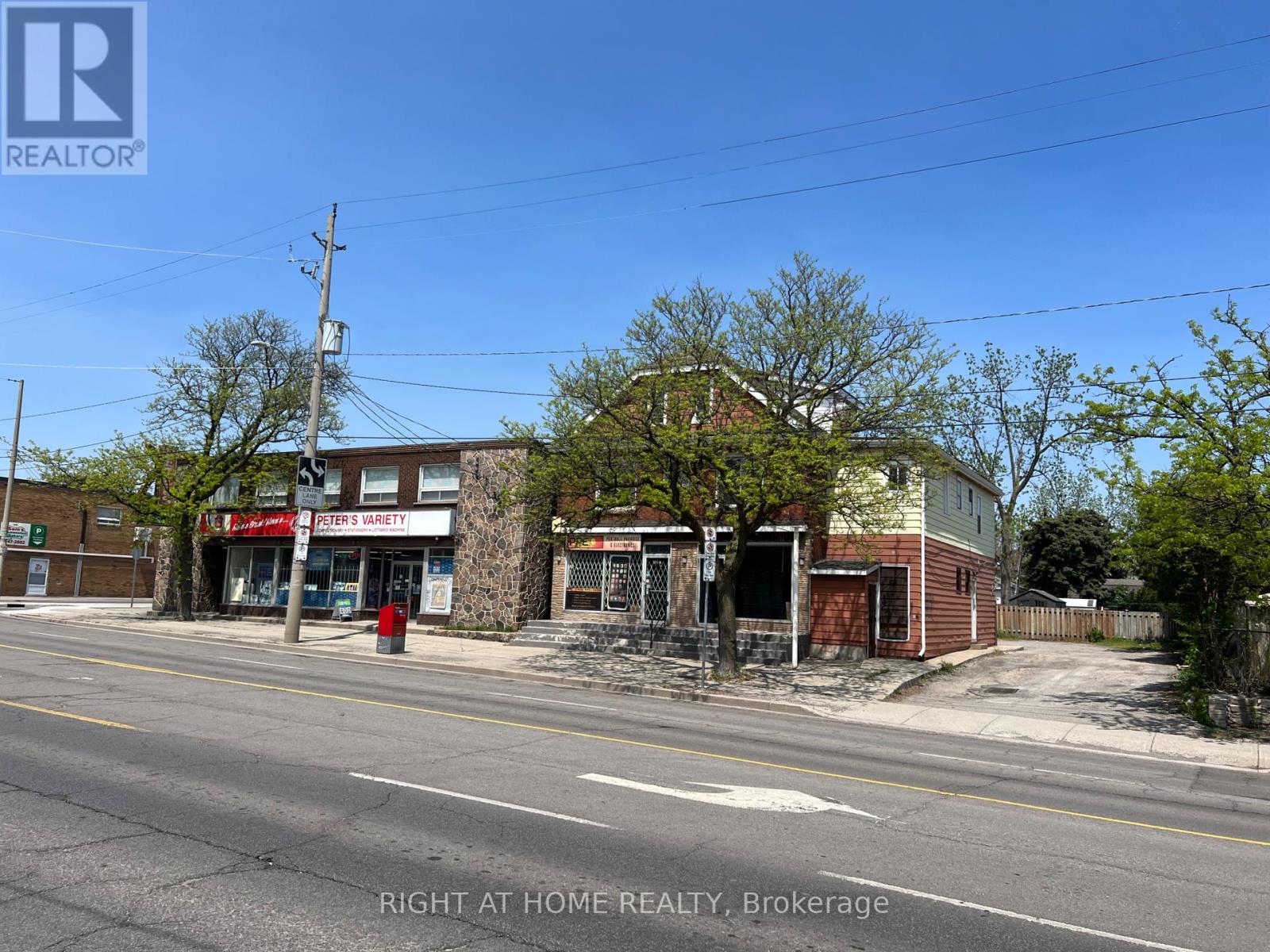 353 Queenston Road, Hamilton, Ontario  L8K 1H8 - Photo 3 - X12320536