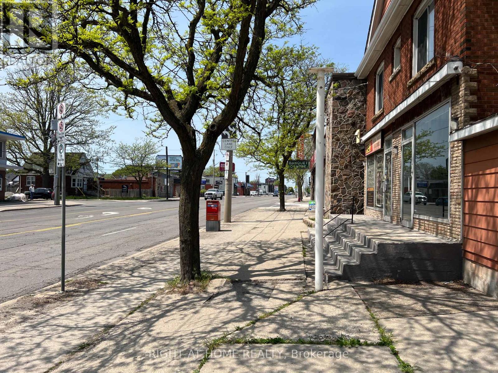 353 Queenston Road, Hamilton, Ontario  L8K 1H8 - Photo 5 - X12320536