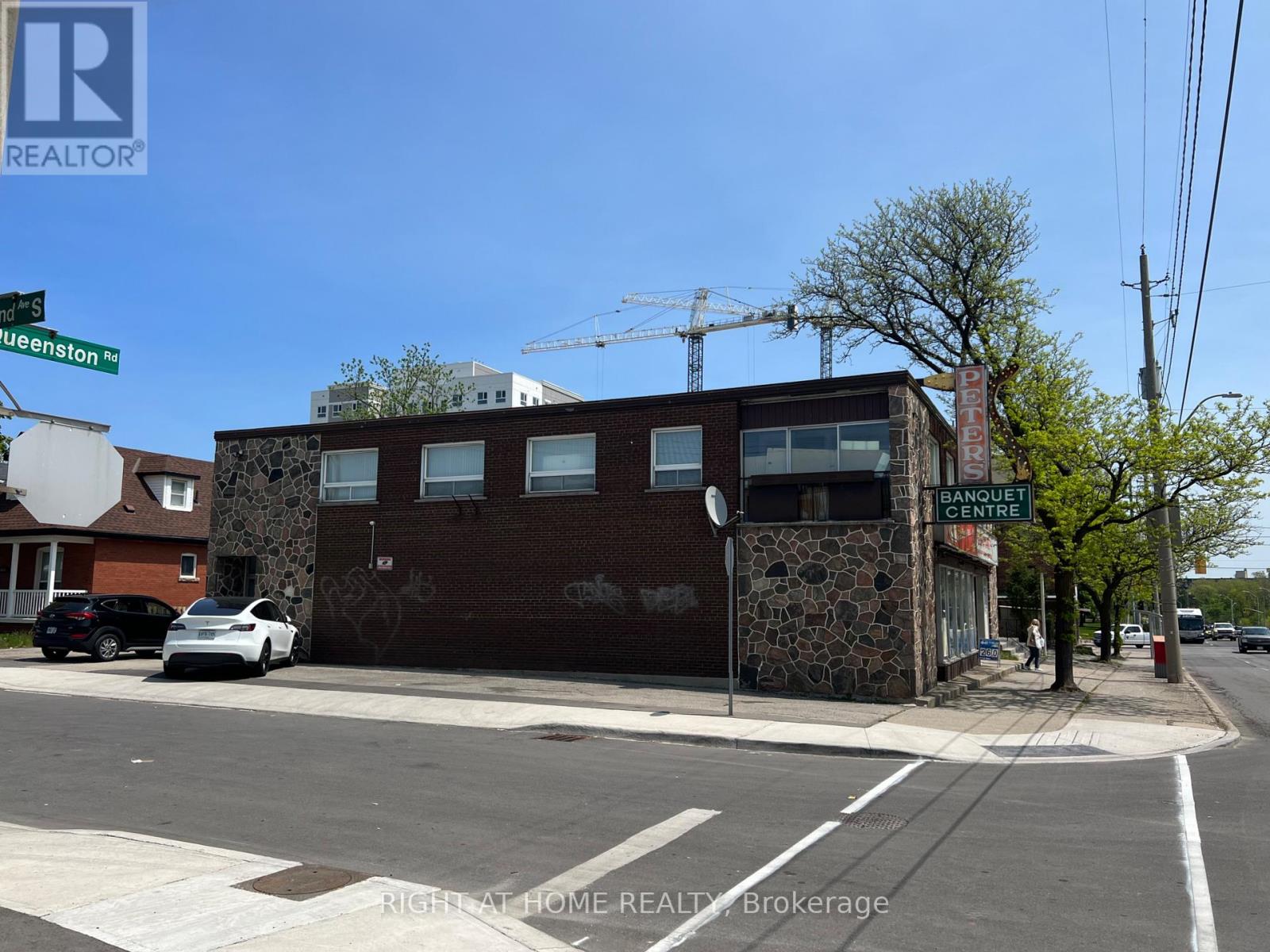 353 Queenston Road, Hamilton, Ontario  L8K 1H8 - Photo 9 - X12320536