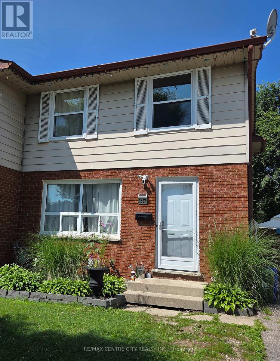 1687 Ernest Avenue, London South, Ontario  N6E 2S3 - Photo 1 - X12313760