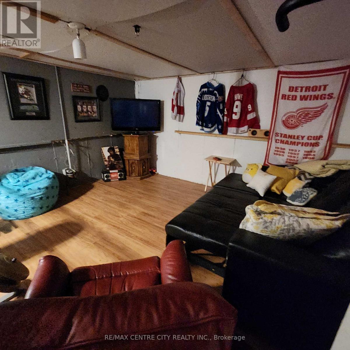 1687 Ernest Avenue, London South, Ontario  N6E 2S3 - Photo 6 - X12313760