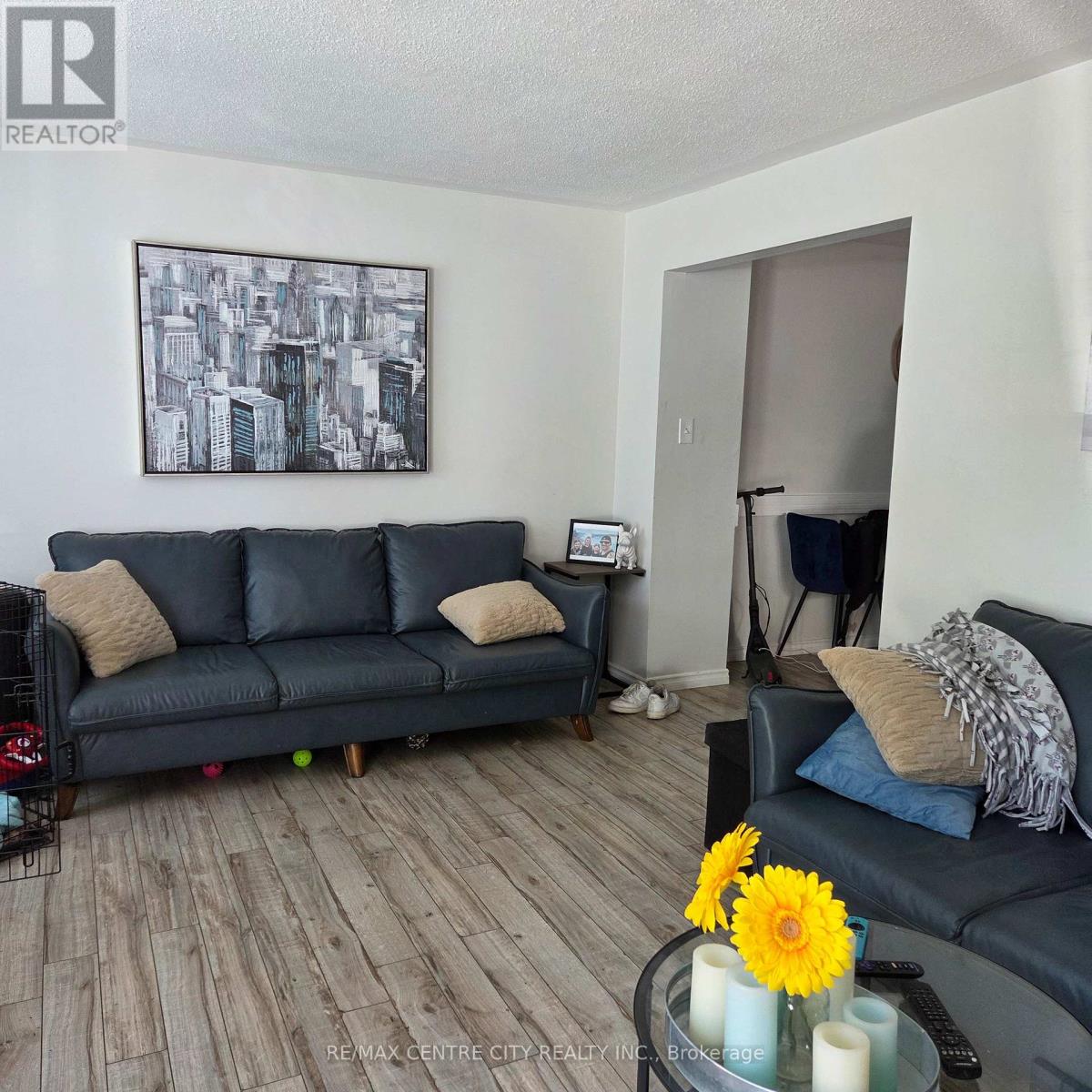 1687 Ernest Avenue, London South, Ontario  N6E 2S3 - Photo 3 - X12313760