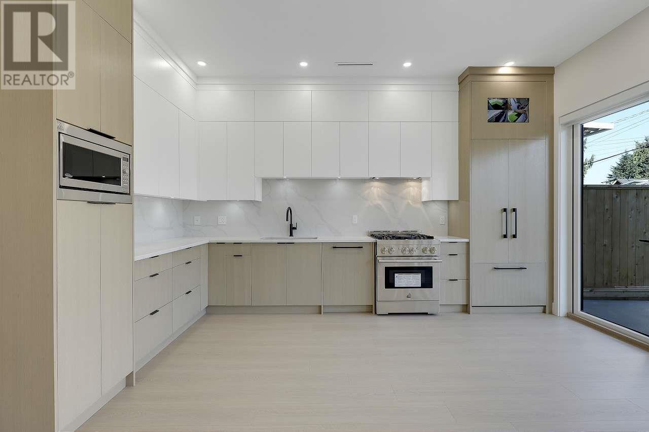 2 3251 E 44 Avenue, Vancouver, British Columbia  V5R 3B2 - Photo 10 - R3032425