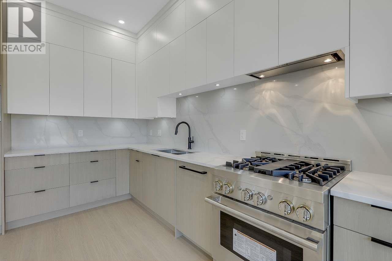 2 3251 E 44 Avenue, Vancouver, British Columbia  V5R 3B2 - Photo 13 - R3032425