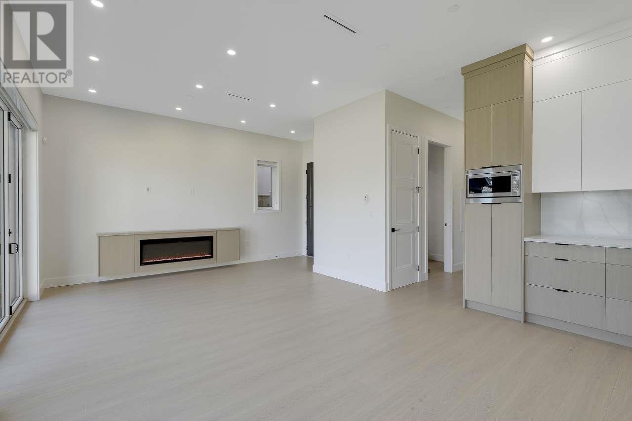 2 3251 E 44 Avenue, Vancouver, British Columbia  V5R 3B2 - Photo 14 - R3032425