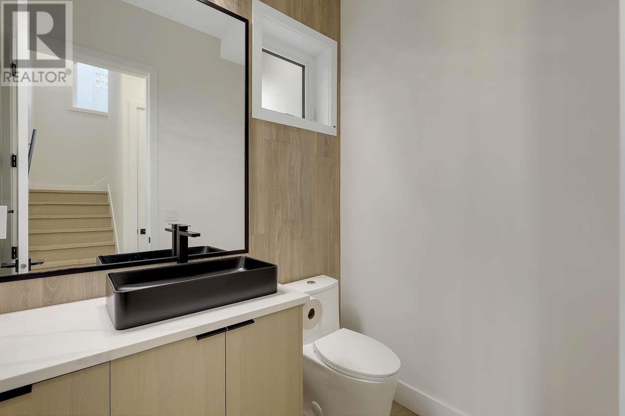 2 3251 E 44 Avenue, Vancouver, British Columbia  V5R 3B2 - Photo 17 - R3032425