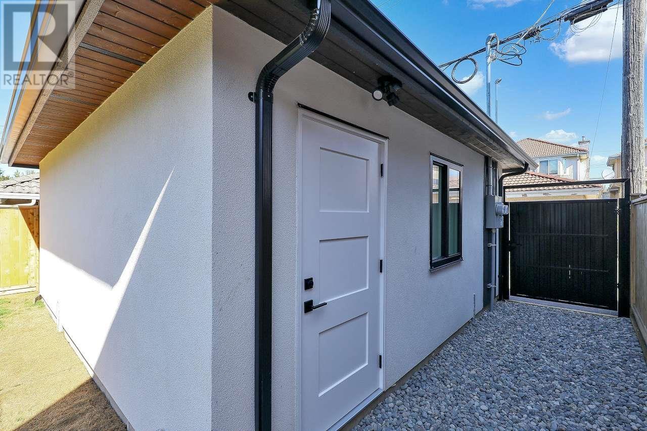 2 3251 E 44 Avenue, Vancouver, British Columbia  V5R 3B2 - Photo 31 - R3032425