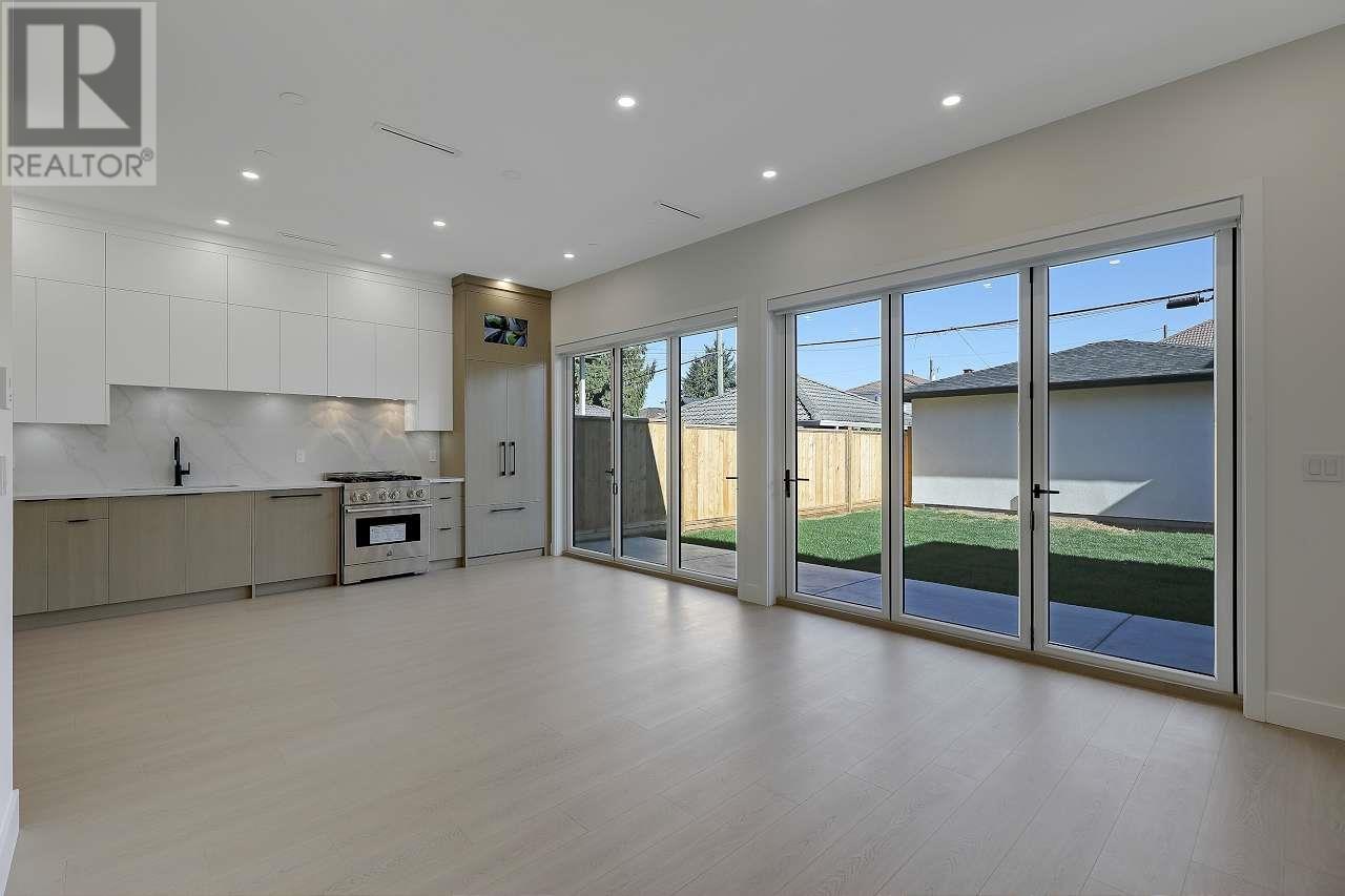2 3251 E 44 Avenue, Vancouver, British Columbia  V5R 3B2 - Photo 4 - R3032425