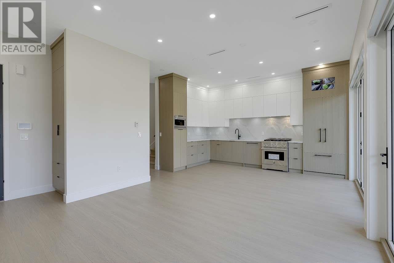 2 3251 E 44 Avenue, Vancouver, British Columbia  V5R 3B2 - Photo 5 - R3032425