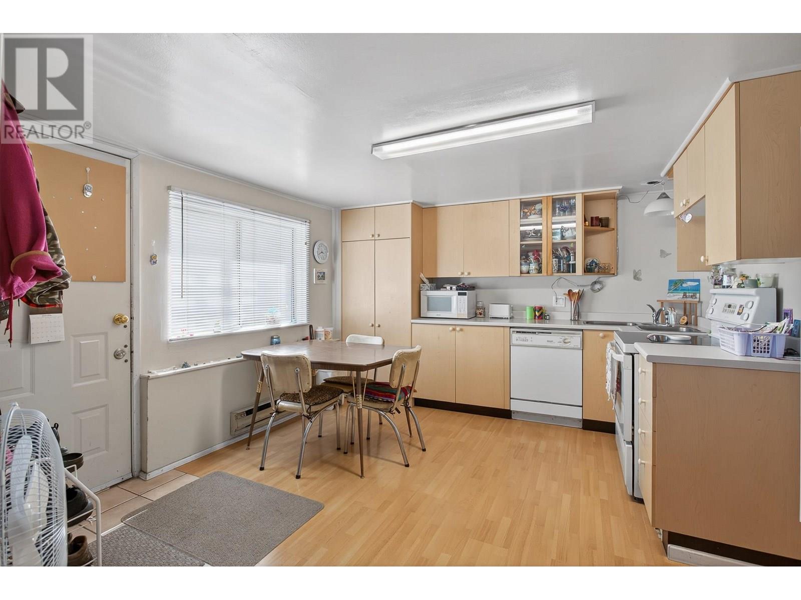226 Nelson Street, Coquitlam, British Columbia  V3K 4M9 - Photo 10 - R3032871