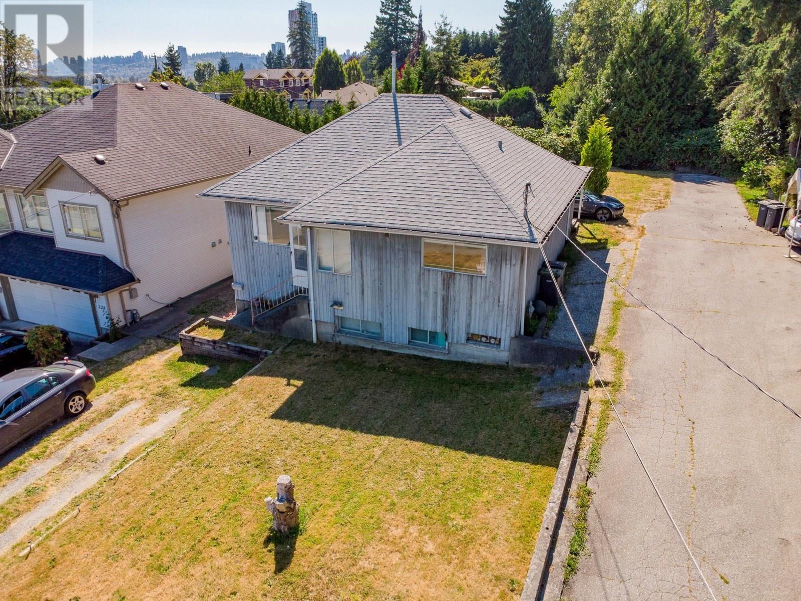 Property at 226 NELSON STREET image 3