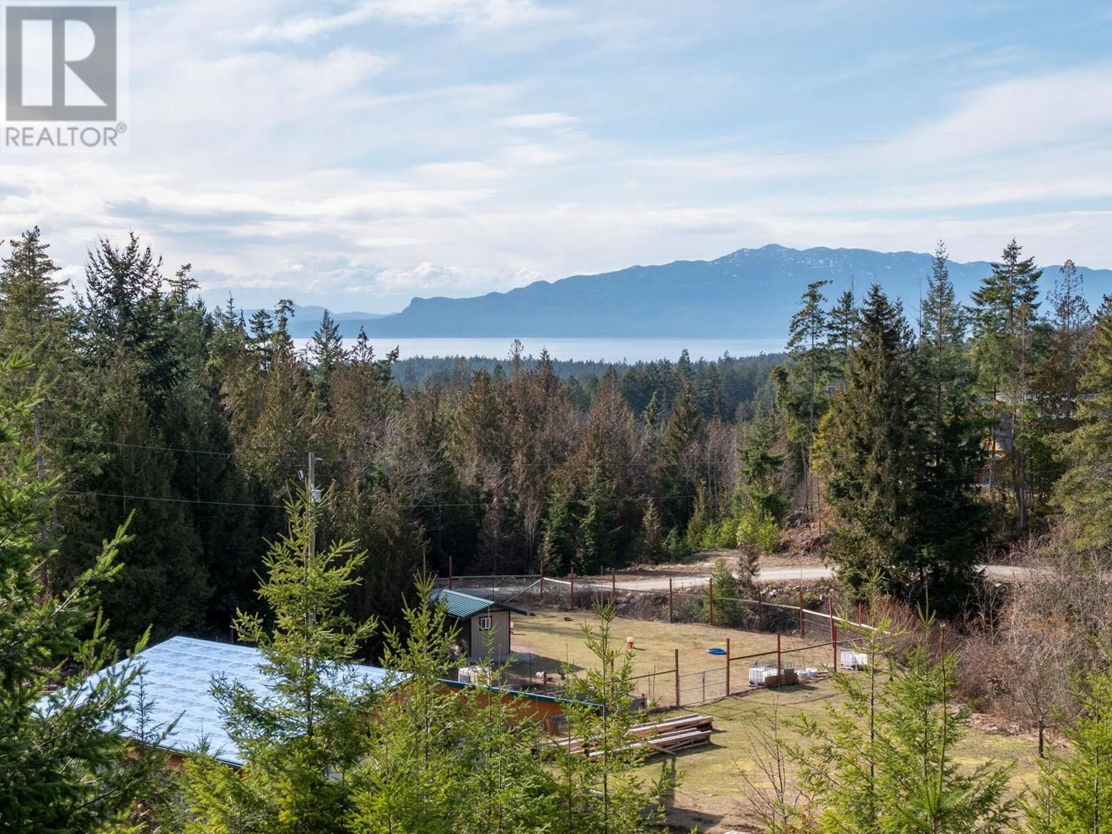 9305 Stephens Way, Halfmoon Bay, British Columbia  V7Z 1G9 - Photo 3 - R3032926