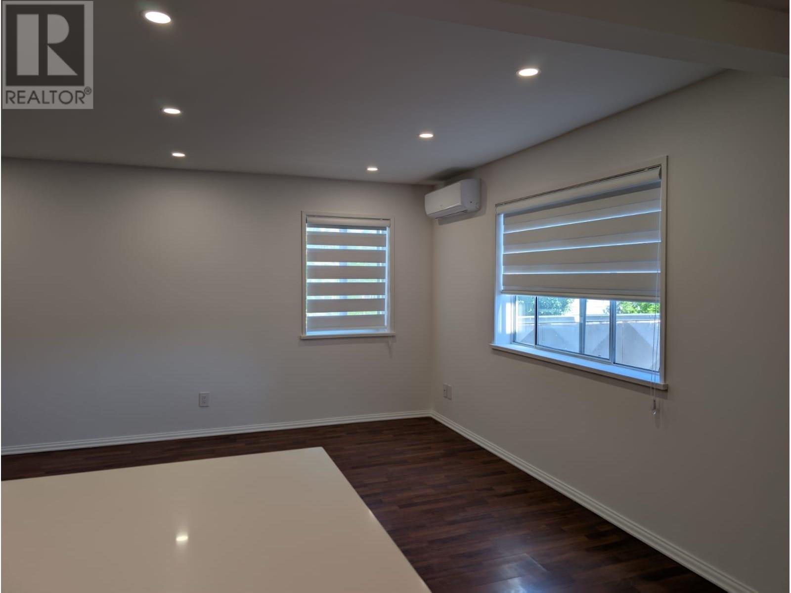 2FL 4XX E COLUMBIA, New Westminster, British Columbia