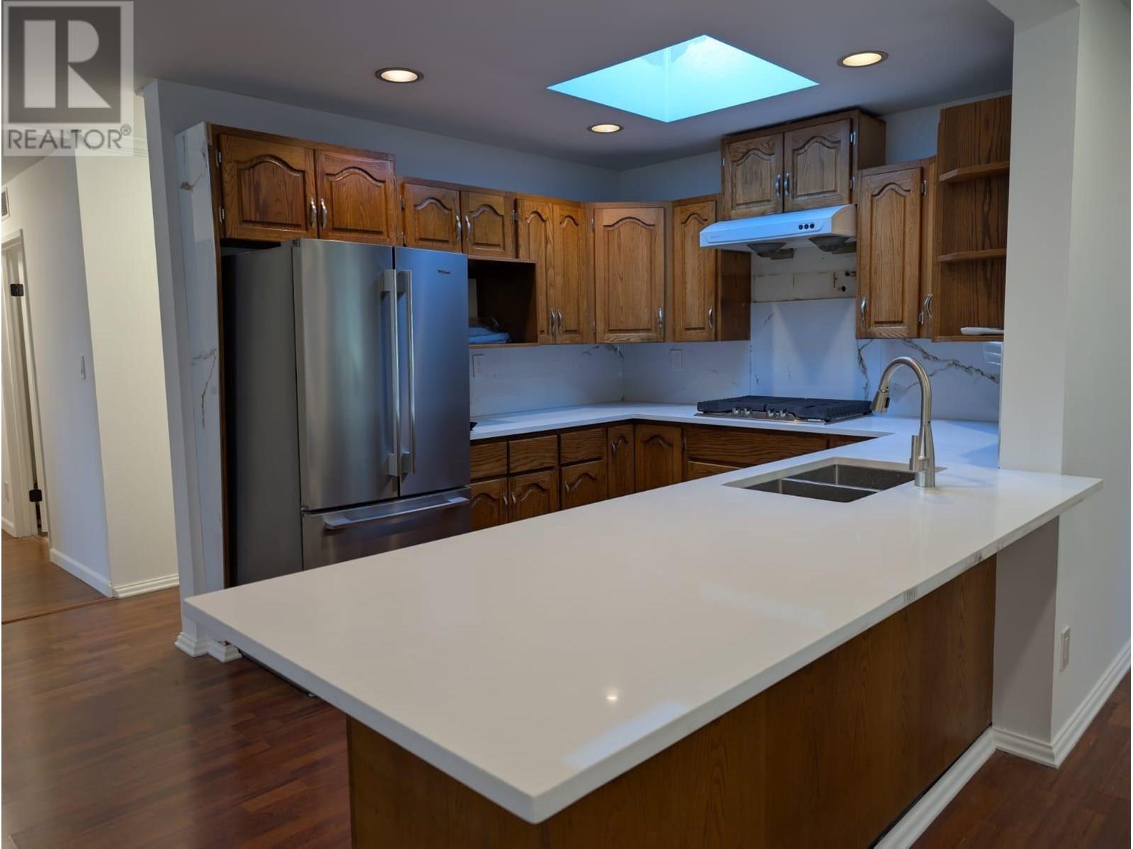 2fl 4xx E Columbia, New Westminster, British Columbia  V3L 3X6 - Photo 4 - R3032858
