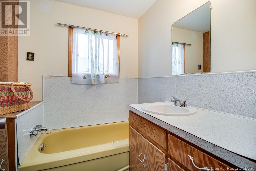 296 Main Street, Hartland, New Brunswick  E7P 2M8 - Photo 20 - NB108313