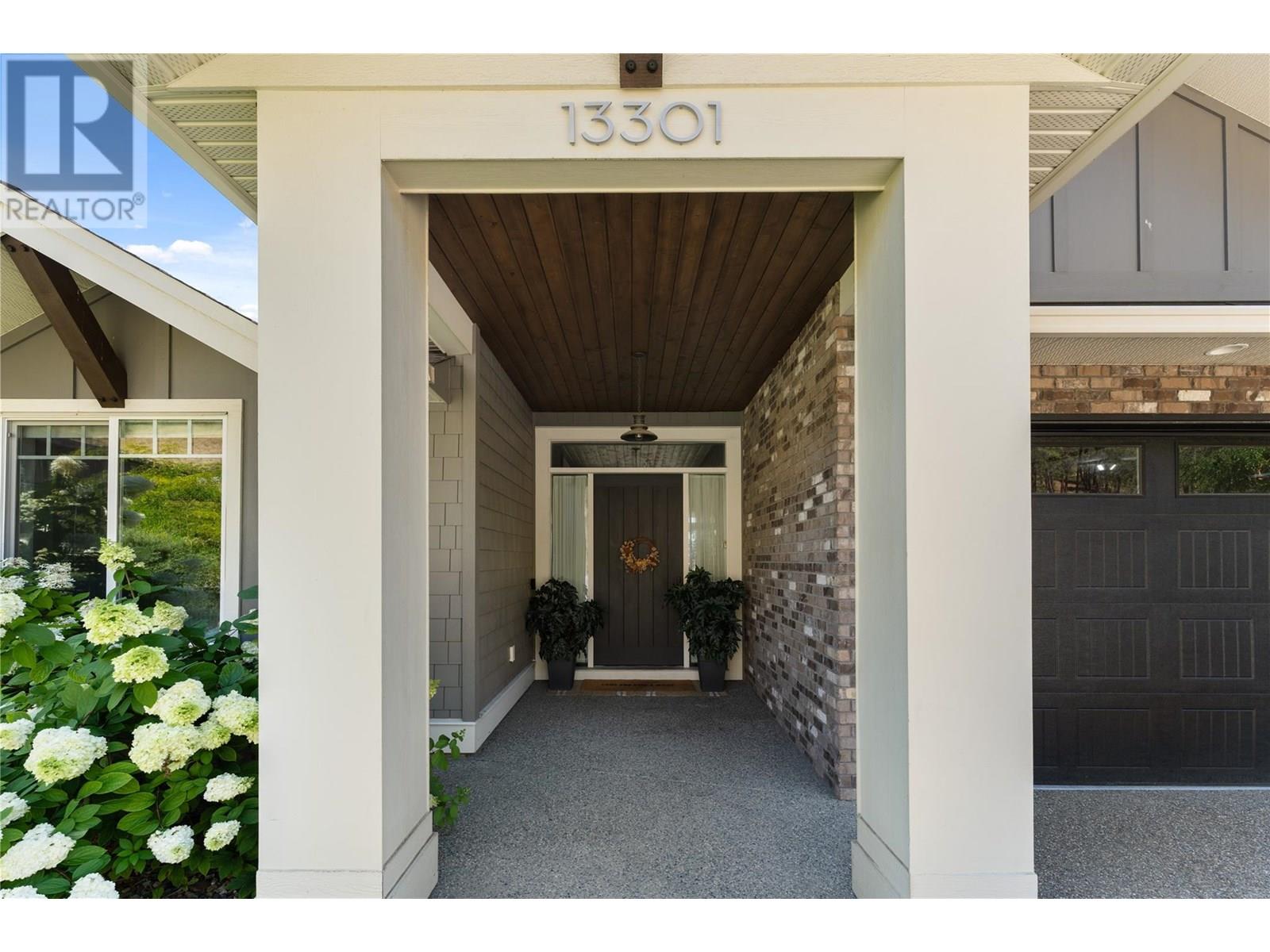 Property at 13301 Apex Lane image 2