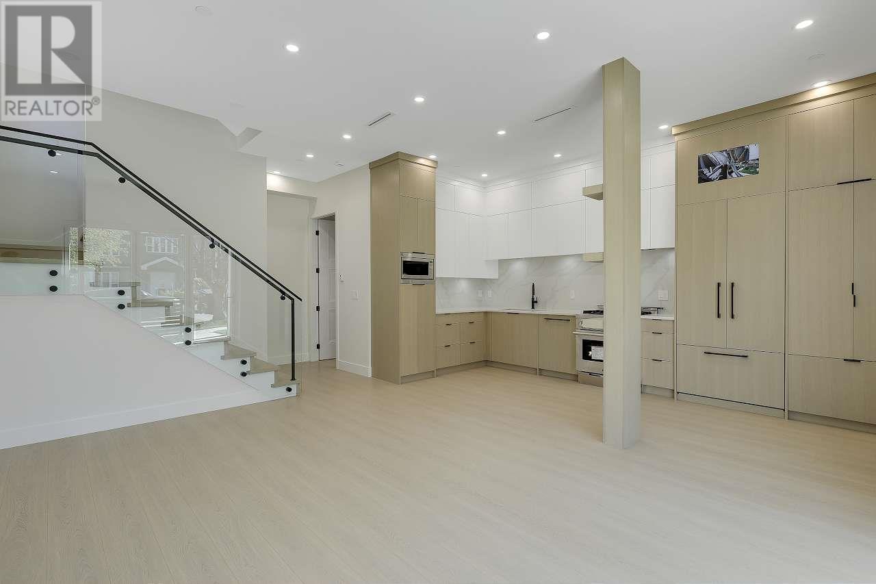 1 3251 E 44 Avenue, Vancouver, British Columbia  V5R 3B2 - Photo 8 - R3032423