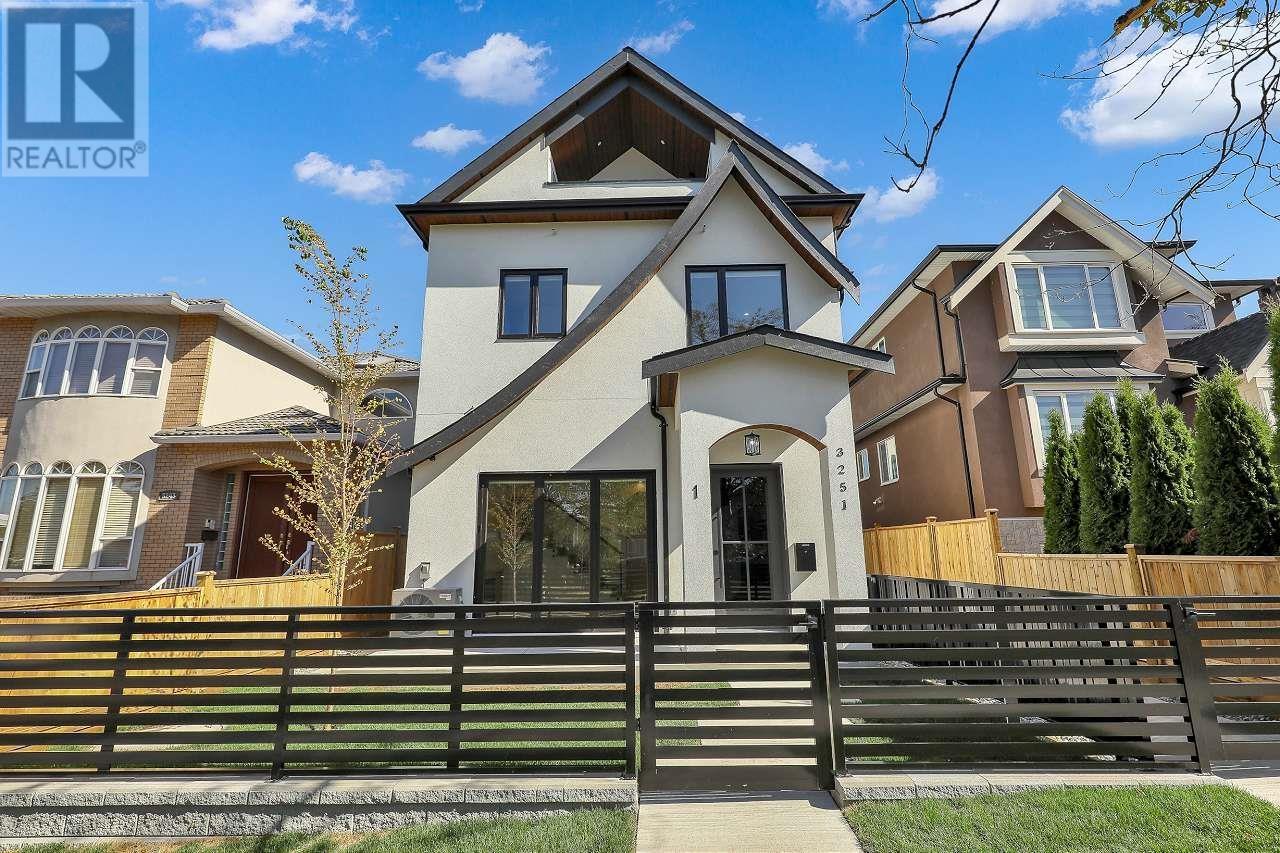 1 3251 E 44 Avenue, Vancouver, British Columbia  V5R 3B2 - Photo 3 - R3032423